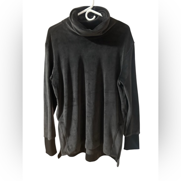 Athletic Works Black Turtleneck Sweatshirt - Picture 1 of 4